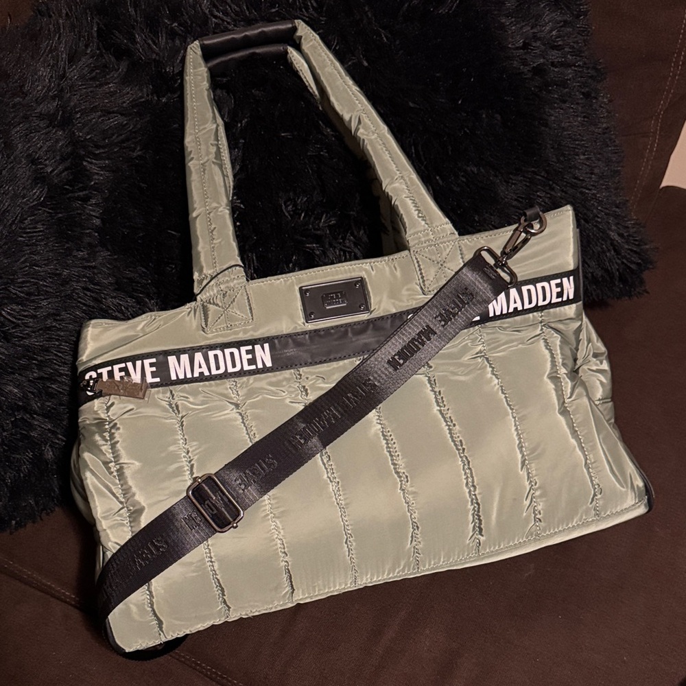 Steve Madden WEEKENDER